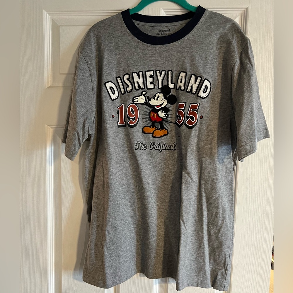 Disneyland Mickey Mouse T-shirt. Size M. 1955 anniversary.